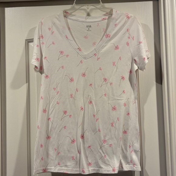 a.n.a Tops - A.N.A Women's White and Pink Floral V-Neck Top t shirt size M new